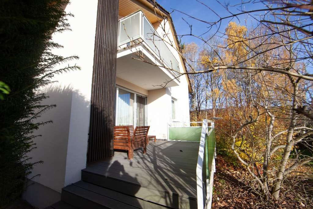 Immobilie in Waldmünchen - Funktionales Hau mit 2 Wohnungen und enormen Flächen - Bild 4