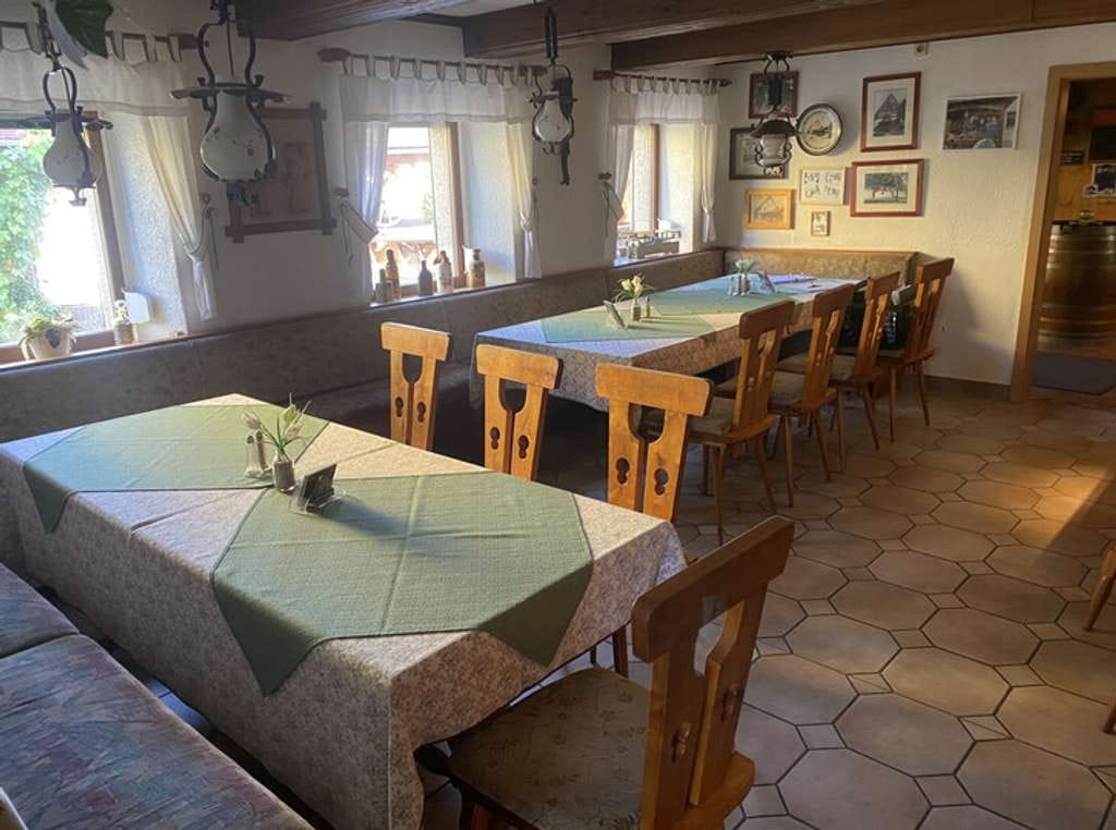 Immobilie in Neukirch/Lausitz - ehemalige, sehr beliebte Gaststätte, auch als Einfamilienhaus oder Mehrgenerationenhaus nutzbar - Bild 4