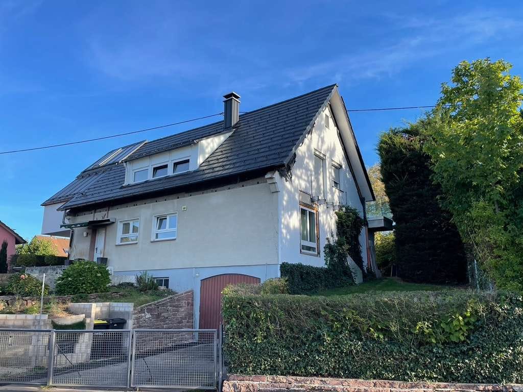 Immobilie in Straubenhardt - Sonniges Einfamilienhaus mit Architekten-Anbau in Ottenhausen - Bild 3