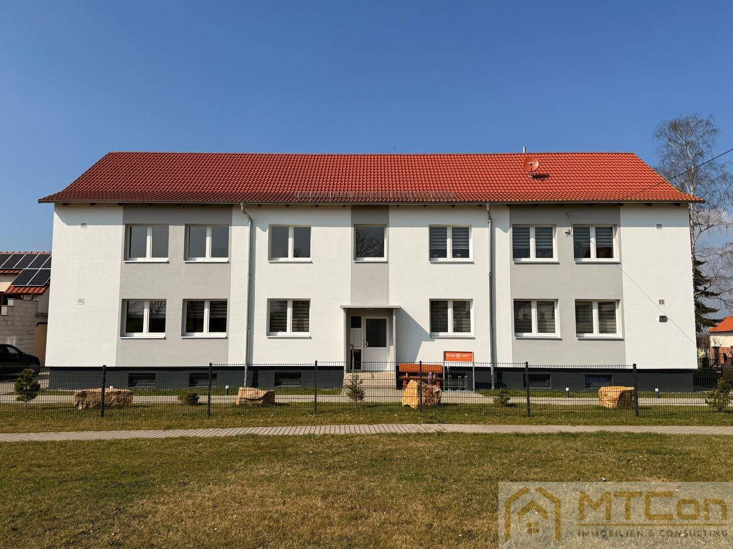 Immobilie in Bösleben-Wüllersleben - TOP - saniertes Mehrfamilienhaus mit 4-Wohneinheiten + Carport + Stellplätzen + Außenanlage in bester Lage zu Erfurt - Bild 1