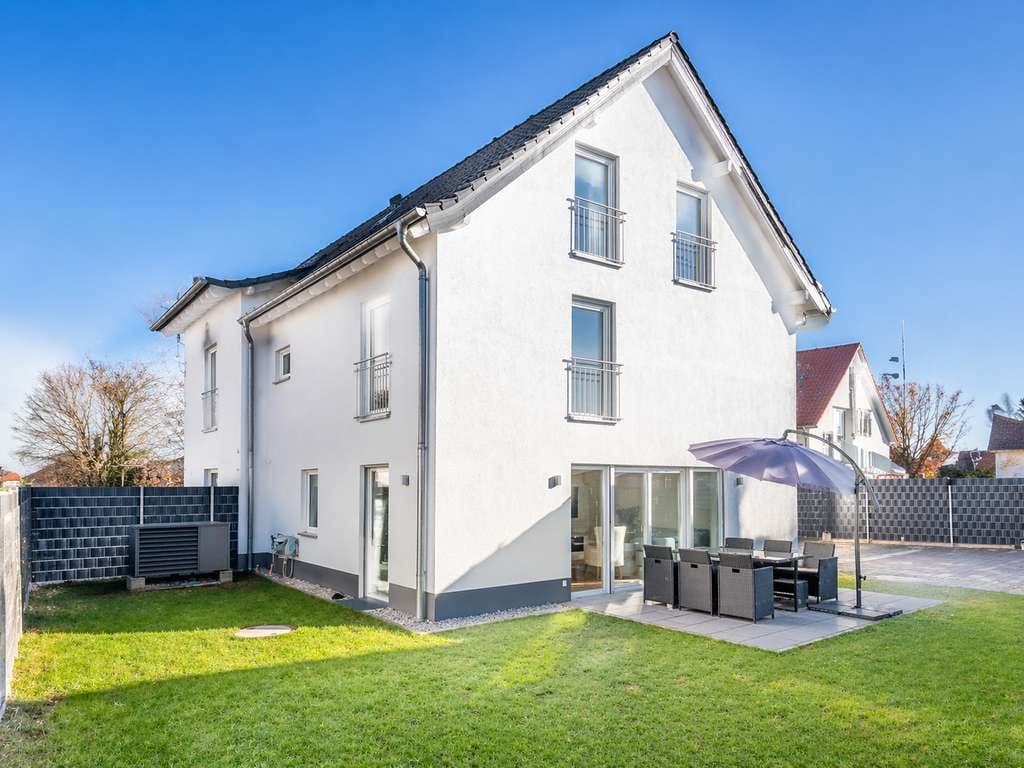 Immobilie in Grasbrunn - 🅝🅔🅤 | Stil, Qualität, Lage: Exklusives KfW-55-Reiheneckhaus in Grasbrunn - Bild 0