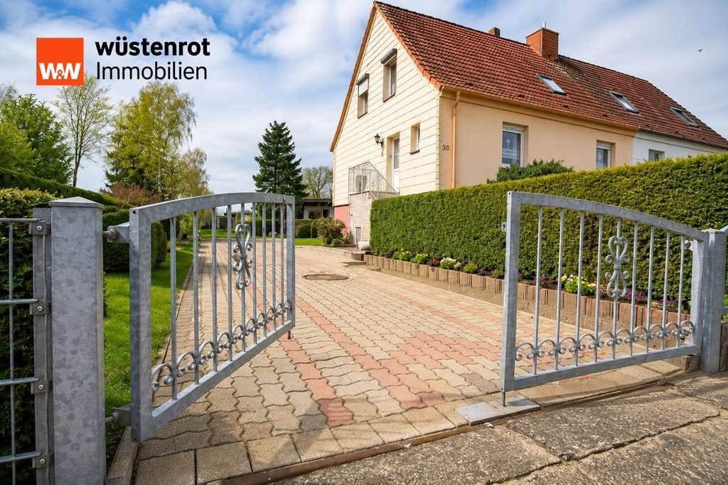Immobilie in Franzburg - Wohnhaus mit zusätzlichem Baugrundstück – gepflegte DHH auf 1.989 m² Grundstück in Richtenberg - Bild 2