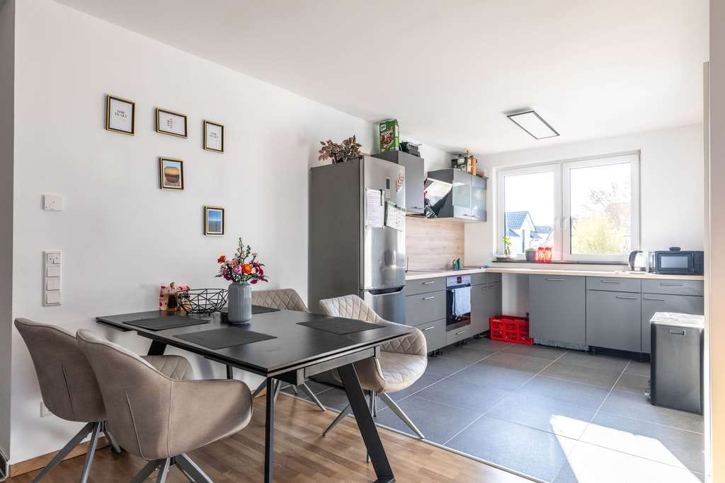 Immobilie in Kahl am Main - Kahl am Main: Gepflegte, vermietete 2-Zimmer-Wohnung mit tollem Grundriss in kleiner Wohneinheit - Bild 1