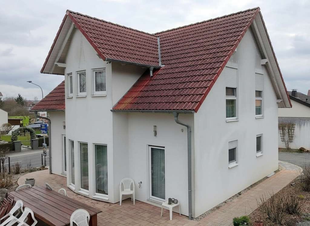 Immobilie in Weimar (Lahn) - Familienfreundliches Zuhause mit Solarpower, großer Terrasse! - Bild 2