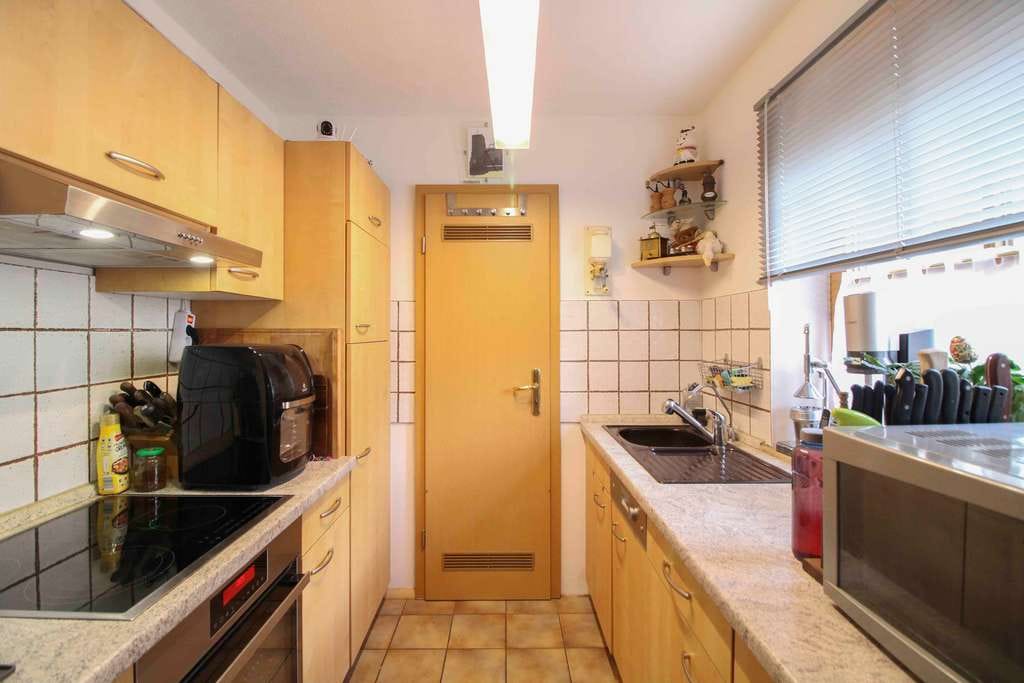 Immobilie in Feldkirchen-Westerham - Zentral & gepflegt: 2-Zimmer-Wohnung mit 2 Balkonen, TG & Aufzug in Feldkirchen-Westerham - Bild 3