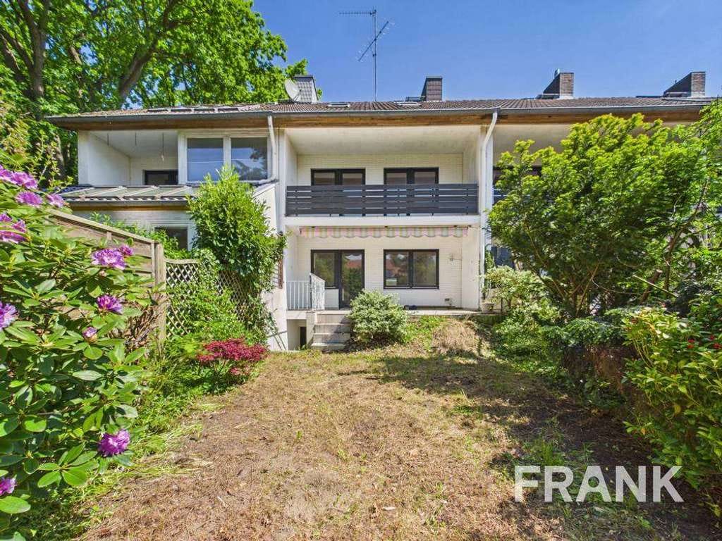 Immobilie in Plön - Reihenmittelhaus mit praktischer Grundrissstruktur und Modernisierungsspielraum - Bild 1