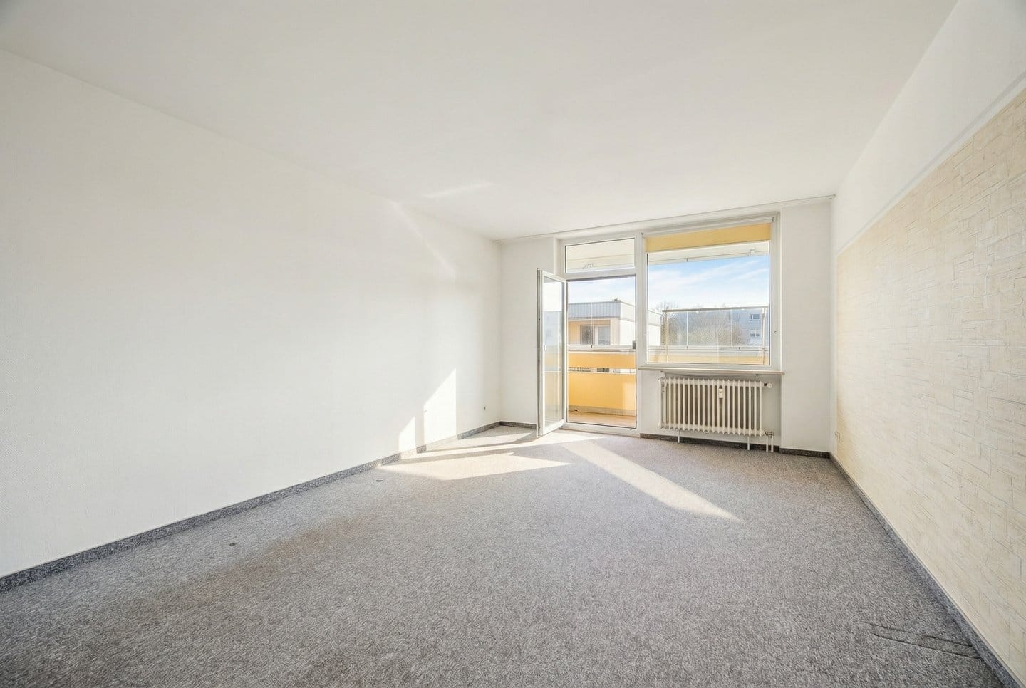 Immobilie in Karlsfeld - Clever geschnittene 2-Zimmer Wohnung mit separater Küche und direkter S-Bahn-Anbindung - Bild 3