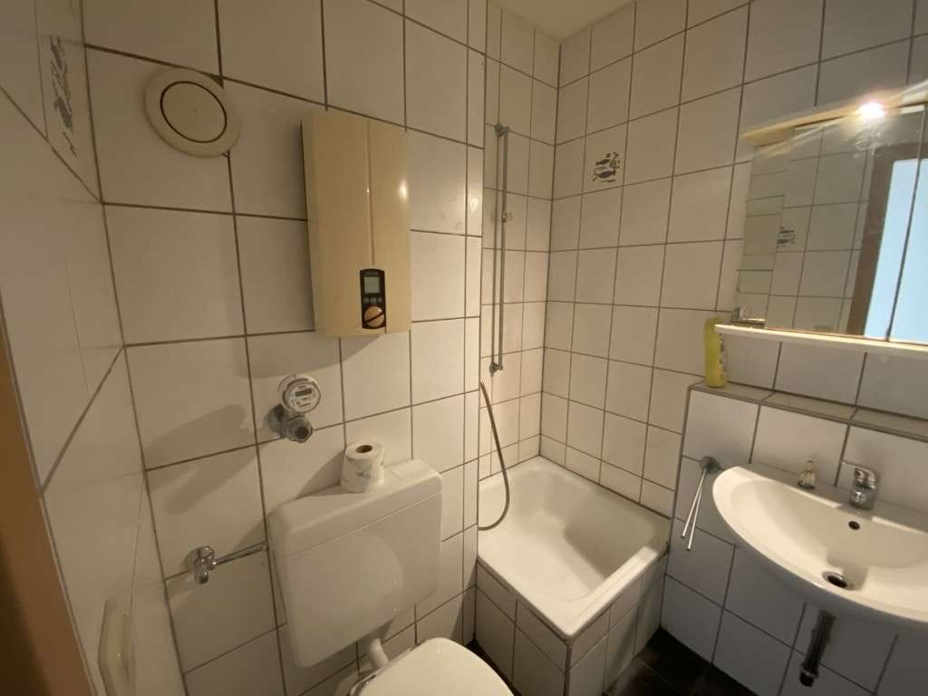 Immobilie in Linden - Schön hell & mit überdachtem Balkon: 
Gepflegte 1 Zimmer-Wohnung, Am Festplatz 15b, Linden
 - Bild 3