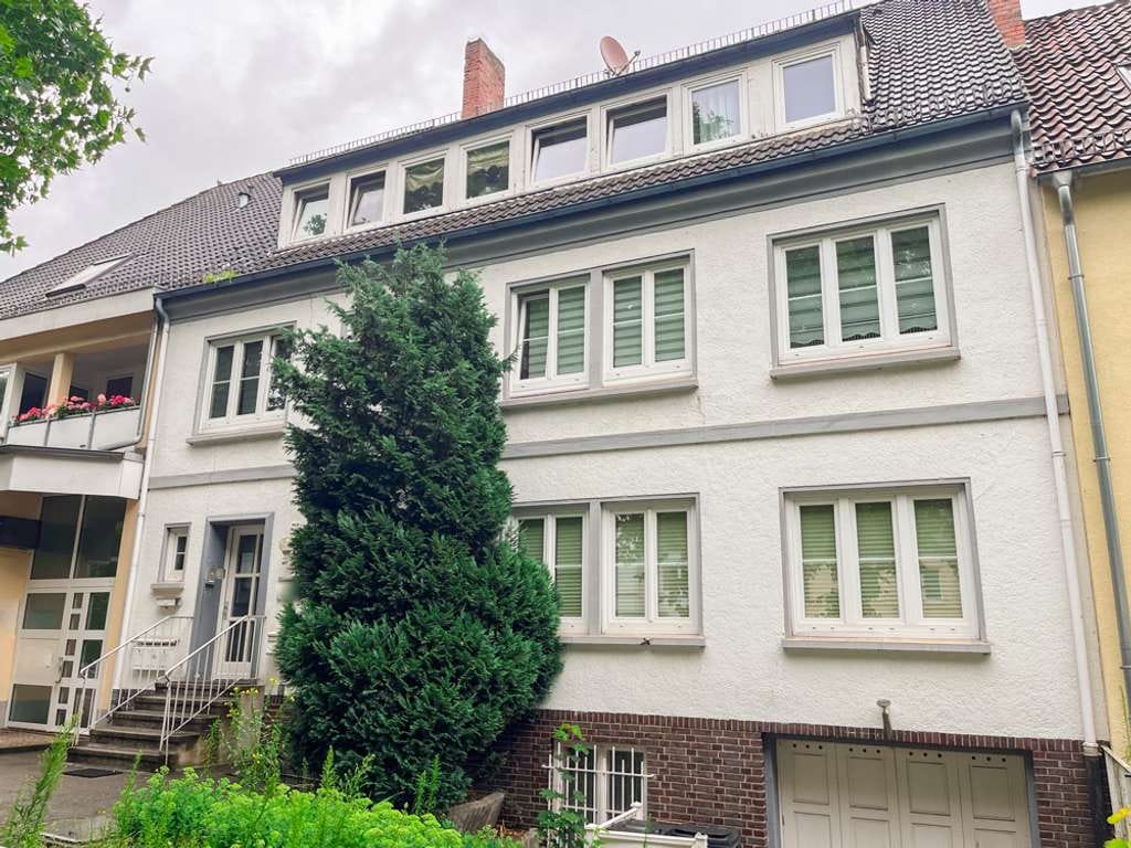 Immobilie in Bremen - Gepflegte Wohn- und Gewerbeimmobilie mit 4 Einheiten & Garage! - Bild 2
