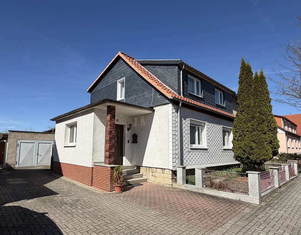 Immobilie in Leinefelde-Worbis - DHH mit großem Garten und Garage ohne Provision - Bild 0