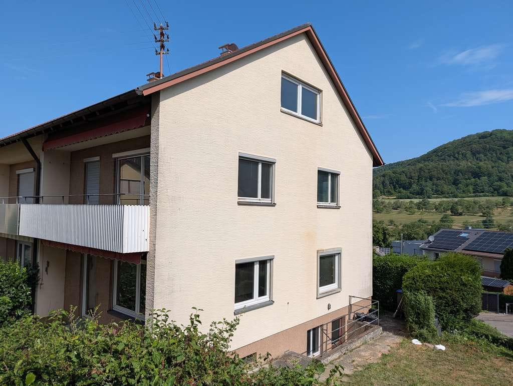 Immobilie in Dettingen an der Erms - Viel Platz für Ihre Ideen und die gesamte Familie - Bild 1