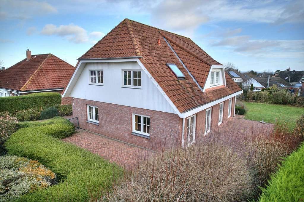 Immobilie in Heiligenhafen - Wohnen mit Weitblick – Großzügiges Einfamilienhaus in Sackgassenlage mit Einliegerpotenzial - Bild 2