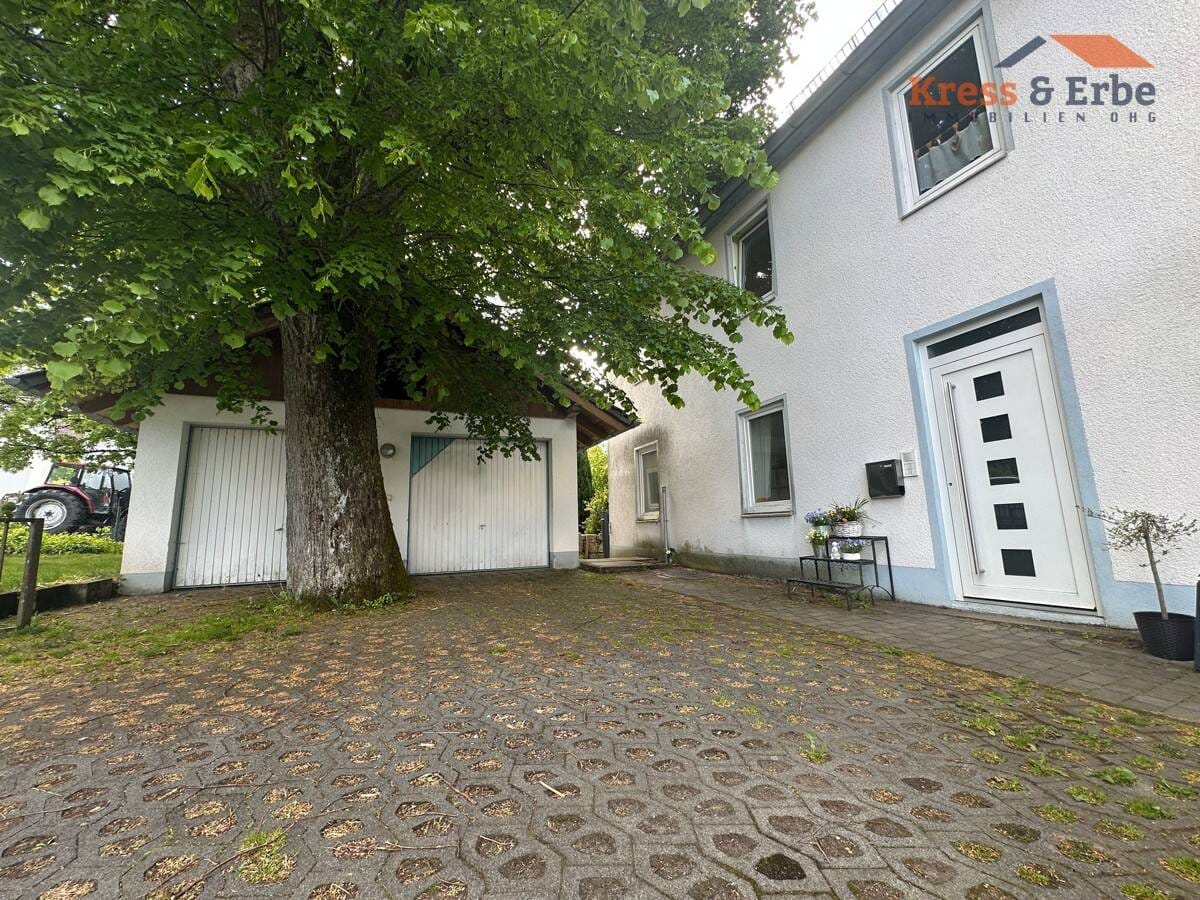 Immobilie in Gersfeld - Zweietagiges Wohn- und Gemeinschaftshaus mit großem Garten, Doppelgarage in Gersfeld - Dalherda - Bild 1
