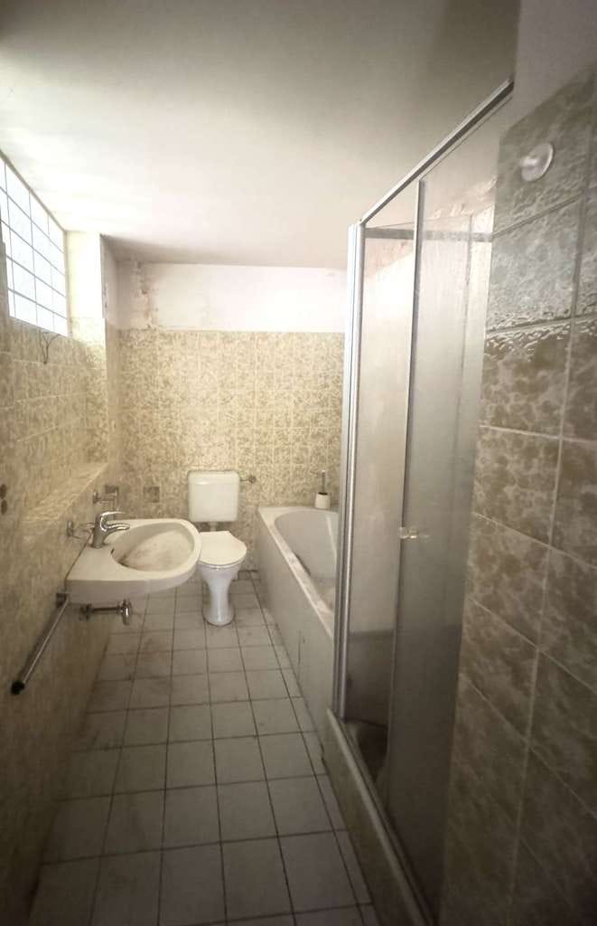 Immobilie in Dinslaken - Sanierungsbedürftige großzügige Wohnung nah des Wohnungswaldes - Bild 5