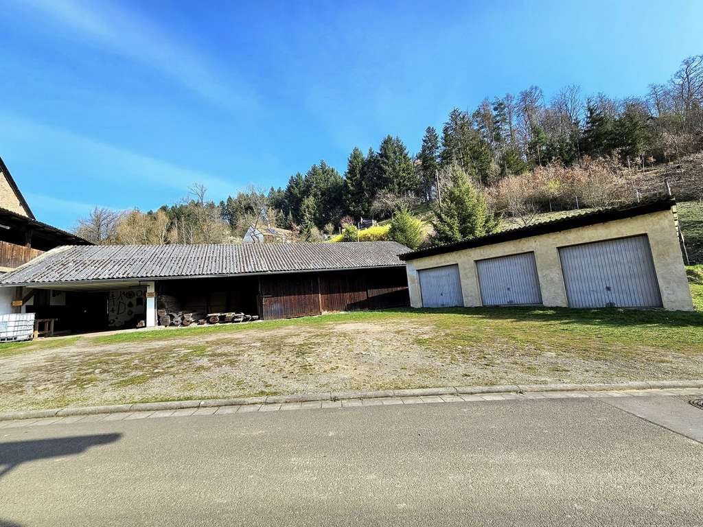 Immobilie in Glanbrücken - Renovierungsbedürftiges Einfamilienhaus mit Nebengebäuden in Glanbrücken - Bild 2