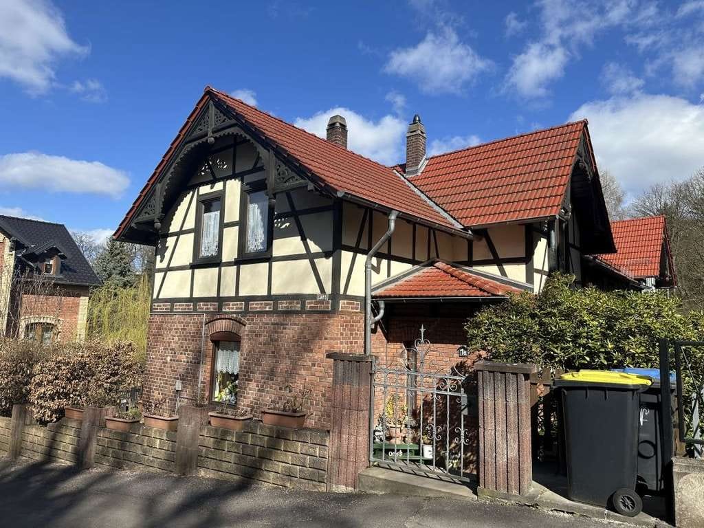 Immobilie in Eisenach - Historisches Flair trifft Zukunftspotential - großes 2-FH im Südviertel mit leichtem Sanierungsstau - Bild 0