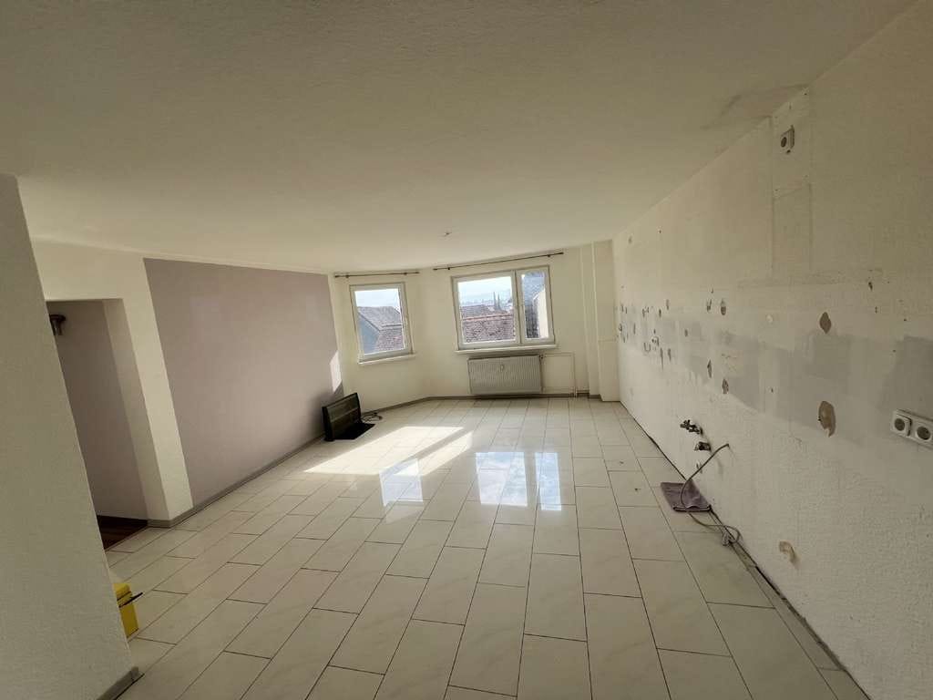 Immobilie in Usingen - Attraktives Wohnen / Haus über drei Ebenen – großzügig und hell. - Bild 2