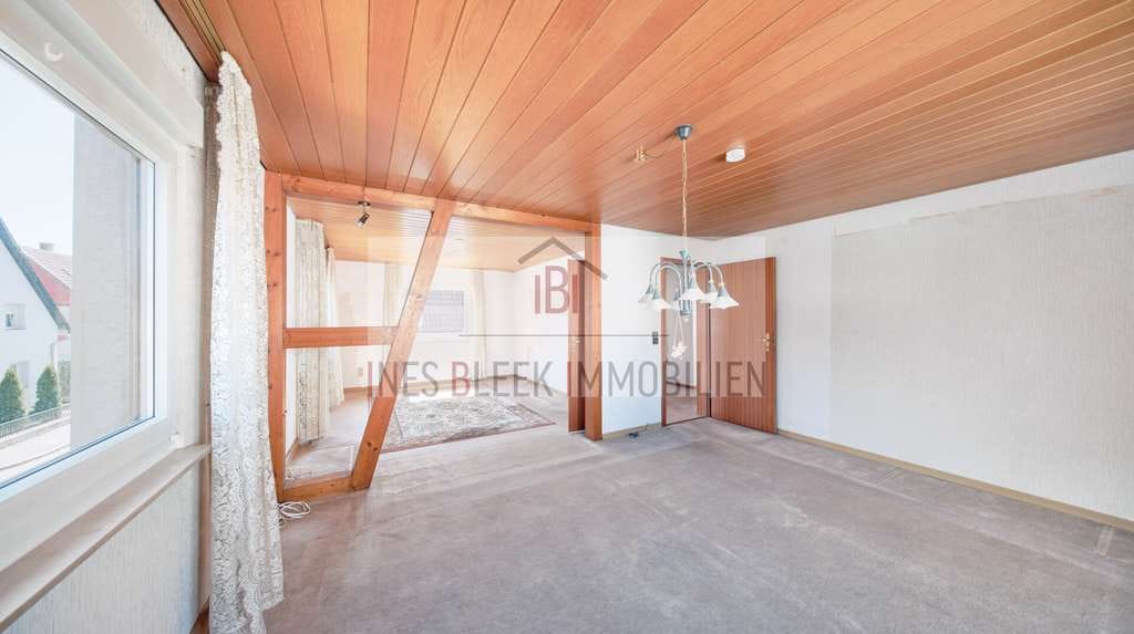 Immobilie in Deizisau - Großes Zwei- oder Einfamilienhaus mit viel Platz für Ihre Ideen - Bild 2
