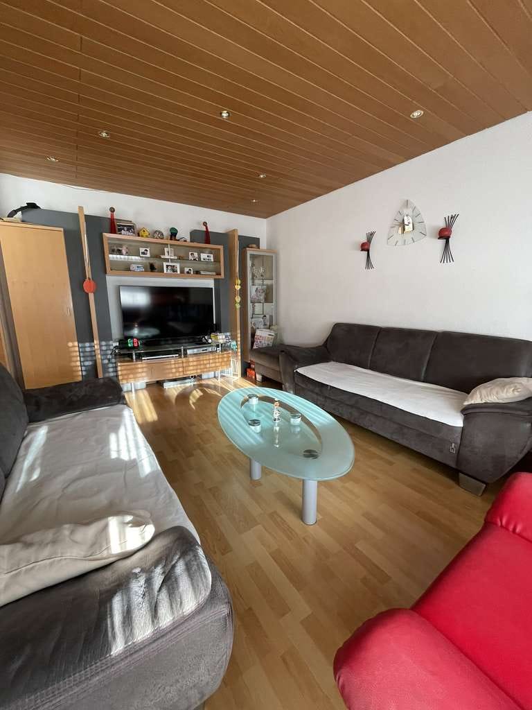 Immobilie in Reinheim - Ihr neues Zuhause: Helle 3,5 - Zimmer Wohnung mit Balkon, Carport und viel Potenzial - Bild 2