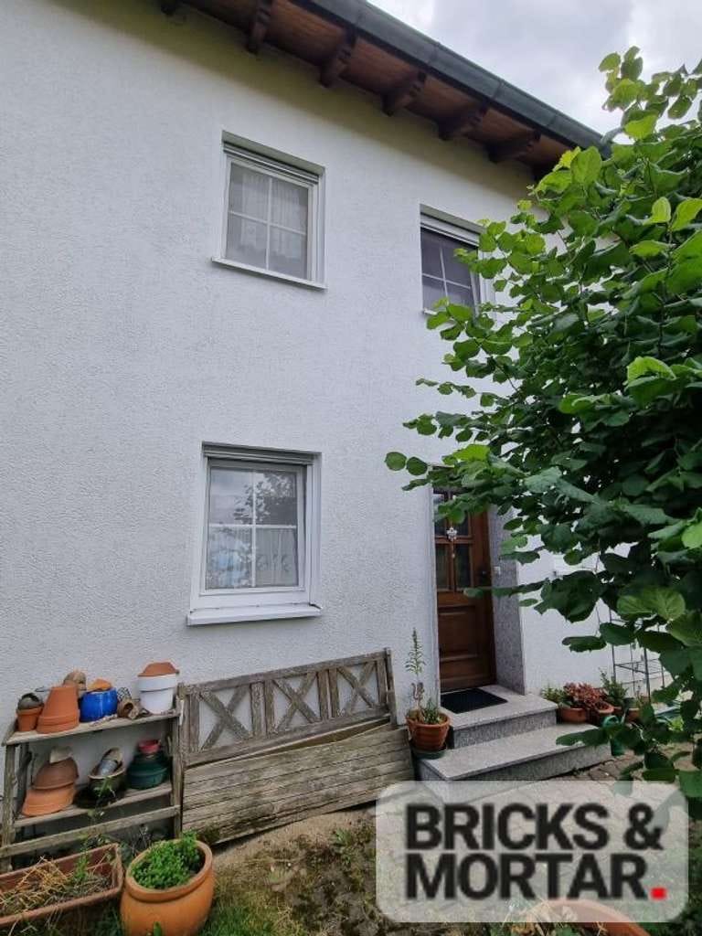 Immobilie in Hiltenfingen - Gepflegte DHH in ruhiger Wohnlage, Garage, sonniger Garten - Bild 2