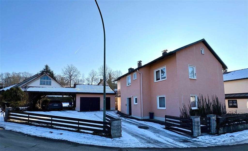 Immobilie in Ergoldsbach - Handwerkerhaus in familienfreundlicher und idyllischer Siedlungslage von Ergoldsbach/Jellenkofen - Bild 2