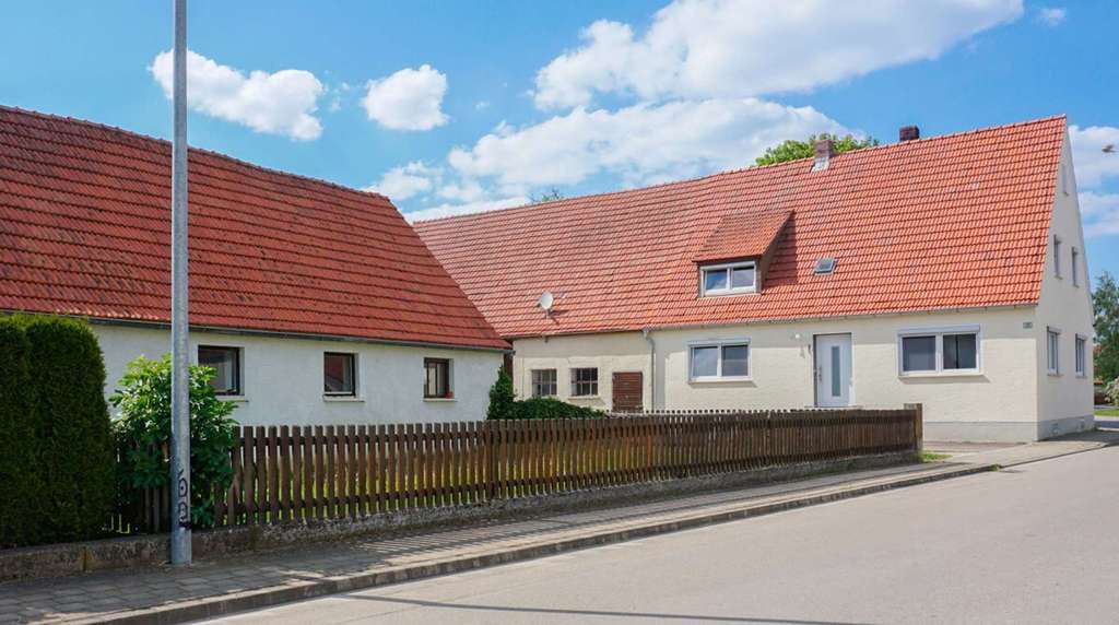 Immobilie in Möttingen - EFH mit Hof, Baupotenzial & Platz für Selbstversorgung - Bild 3