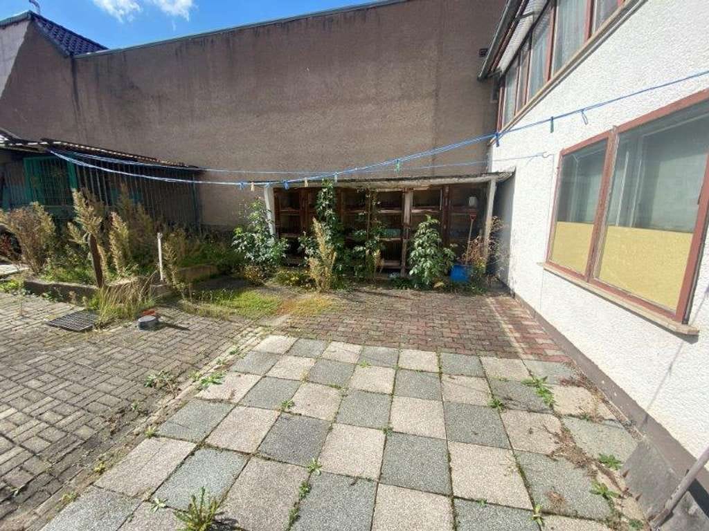 Immobilie in Tüttleben - gemütliche Doppelhaushälfte mit zwei Garagen, Scheune und Garten im Nessetal Landkreis Gotha - Bild 4