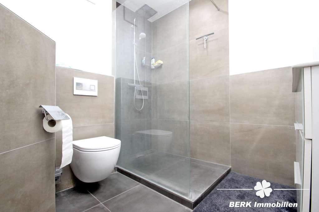 Immobilie in Röllbach - BERK Immobilien - Ihre erste Kapitalanlage - renovierte Dachgeschosswohnung - Bild 2