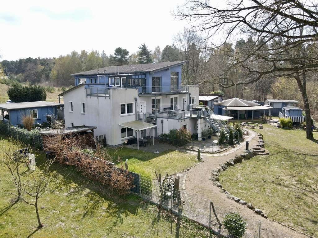 Immobilie in Zislow - Konvolut: werden Sie Mehrheitseigentümer, samt Penthouse + 3 Wohnungen zzgl. Wassergrundstück / Wald - Bild 2