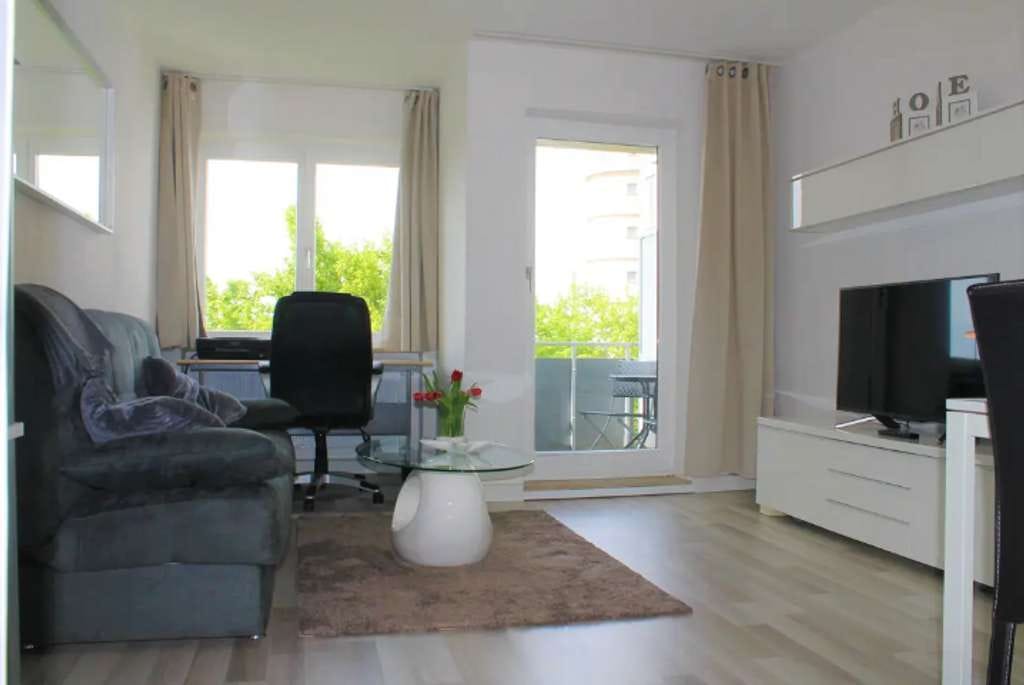 Immobilie in Waiblingen - Kapitalanlage von Privat, 2-Zimmerwohnung mit Balkon, Einbauküche u. TG-Stellplatz in Waiblingen - Bild 2