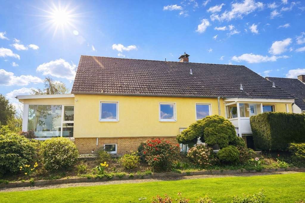 Immobilie in Söhlde - Ein Zuhause, dass mehr ist als vier Wände: Ein-Zweifamilienhaus in Söhlde-Bettrum - Bild 1