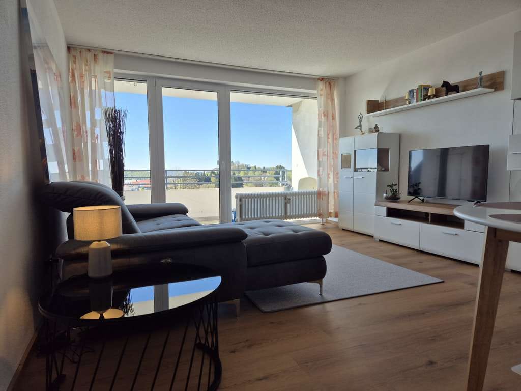 Immobilie in Neureichenau - Modernisierte 2-Zimmer-Wohnung mit Balkon, Hallenbad und Sauna im Bayerischen Wald - Bild 0