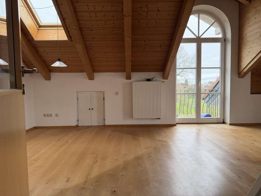 Immobilie in Höslwang - Helle 2 Zimmer DG Wohnung, Küche Bad, von privat provisionsfrei zu verkaufen - Bild 1