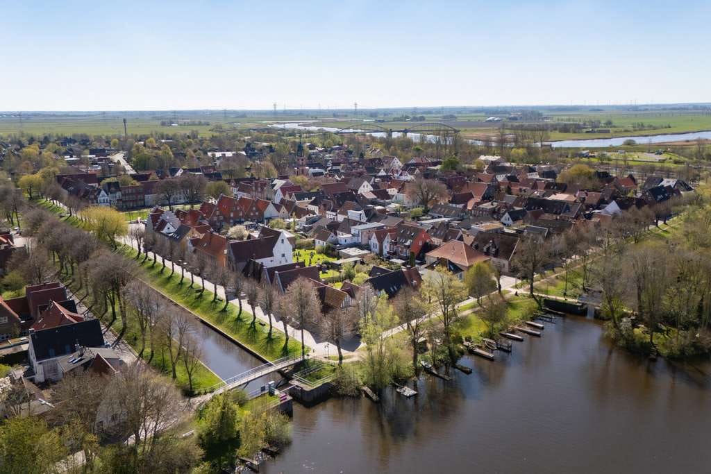 Immobilie in Friedrichstadt - Großzügiges Stadthaus in Wasserlage - bereit für neue Geschichten - Bild 1