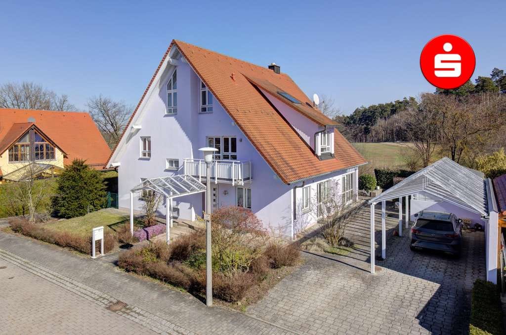 Immobilie in Zirndorf - Familienfreundliches Einfamilienhaus in naturnaher Lage - Bild 0