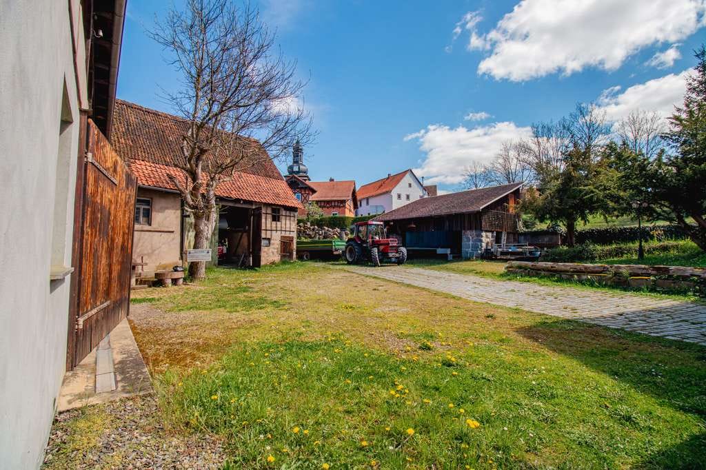 Immobilie in Uhlstädt-Kirchhasel - Großzügiges Anwesen mit Hofcharakter und über 31.000 m² Land- und Waldflächen | Kolkwitz - Bild 2