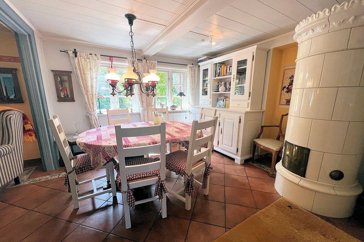 Immobilie in Oevenum - Reetgedecktes Friesenhaus mit drei Wohneinheiten (2x Ferienwohnungen) - Bild 4