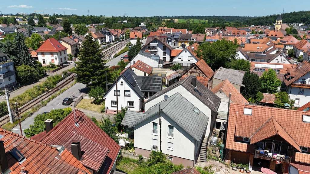 Immobilie in Karlsbad - Idyllisches Zuhause mit Charme – wunderschöne Doppelhaushälfte in ruhiger Lage! - Bild 1