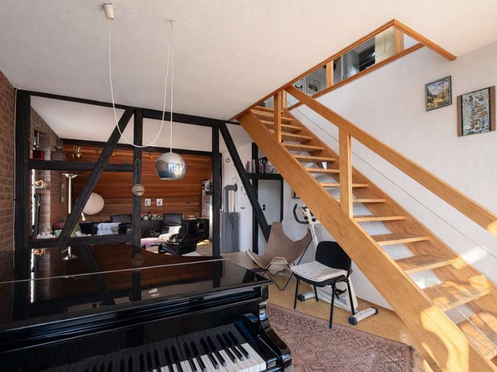 Immobilie in Holzminden - Großzügige Maisonette-Wohnung mit Galerie, Fachwerkcharme & Balkon in Holzminden! - Bild 1