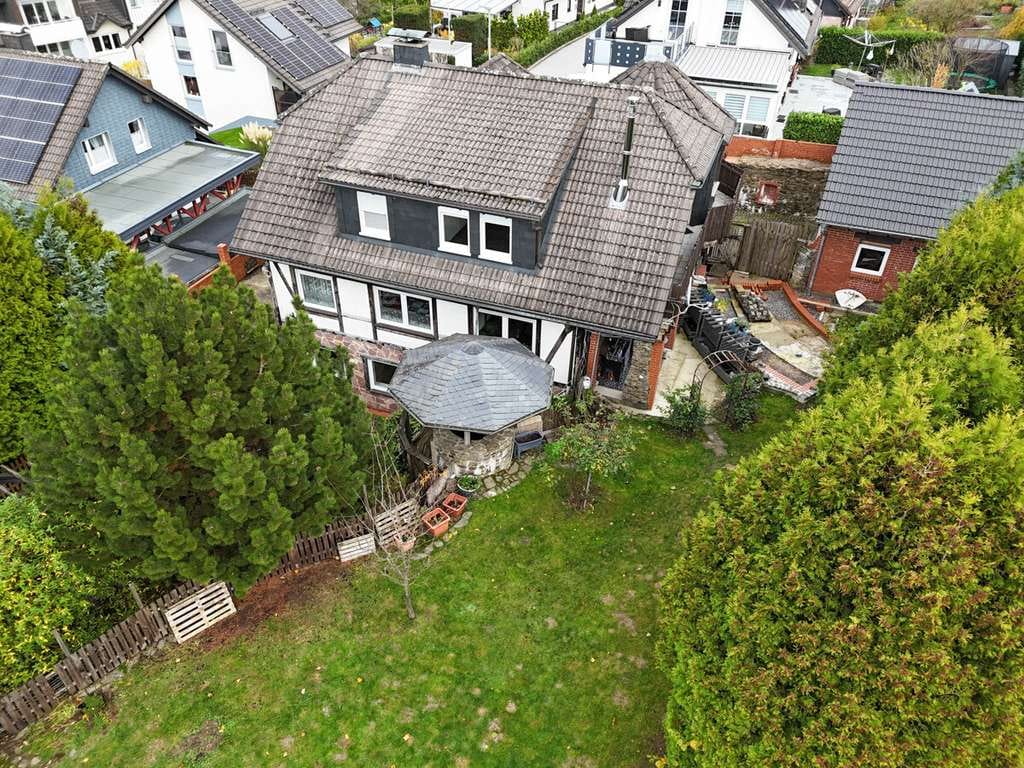 Immobilie in Herscheid - NEU: Großzügiges Mehrfamilienhaus mit drei Wohnungen in ruhiger Lage von Herscheid zu verkaufen!!! - Bild 1