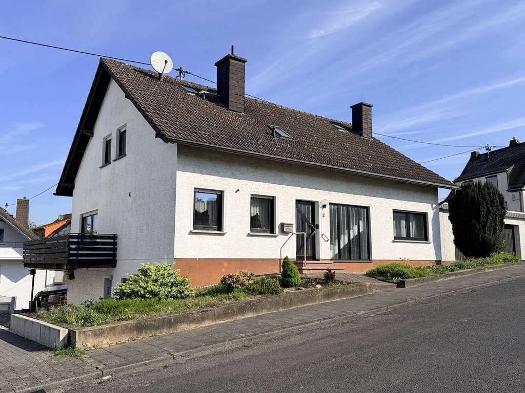Immobilie in Weitersburg - Wohnen auf zwei Ebenen plus vielseitiges Untergeschoss – Ihr neues Zuhause in Weitersburg - Bild 1