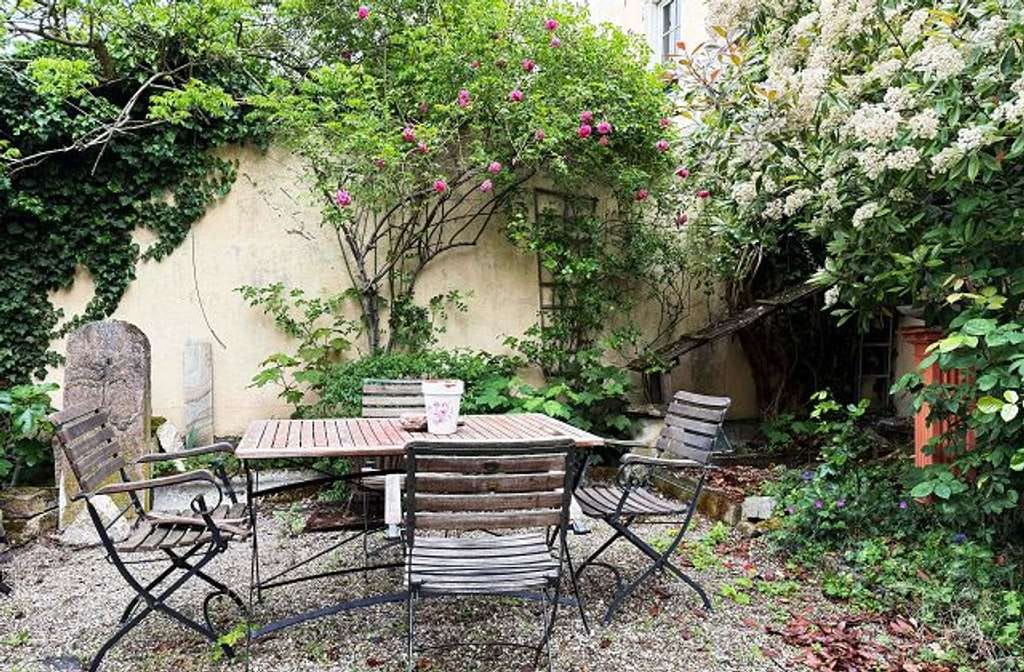 Immobilie in Flonheim - Investoren aufgepaßt: Historisch bedeutendes Kulturdenkmal mit Nebengebäude und Garten im Innenhof - Bild 1