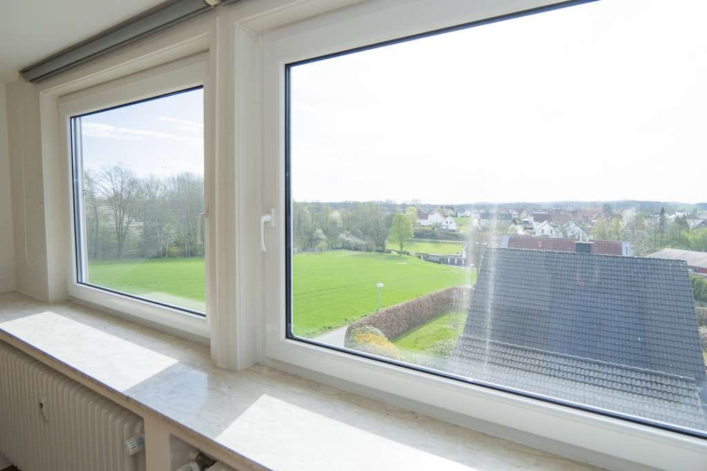 Immobilie in Werther - Helle 2-Zimmer-Dachgeschosswohnung mit Feldblick in verkehrsberuhigter Lage von Werther - Bild 2