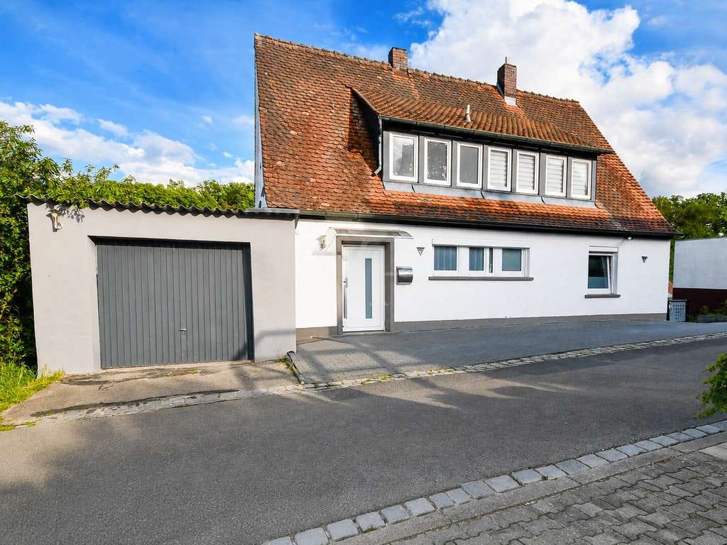 Immobilie in Roßtal - VON POLL | Zweifamilienhaus mit großzügigem Grundstück und vielseitigem Entwicklungspotenzial - Bild 3