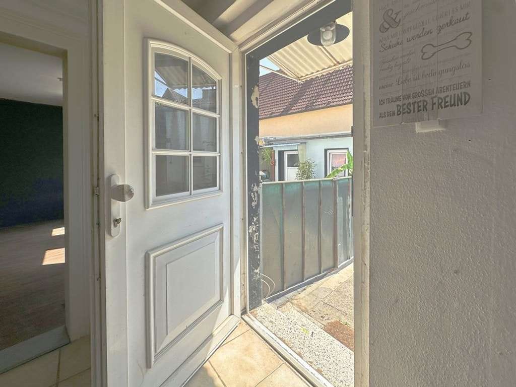 Immobilie in Böhl-Iggelheim - Spitzenpreis: Renovierungsbedürftiges Haus mit großem Grundstück, Innenhof und ausbaufähiger Scheune - Bild 3
