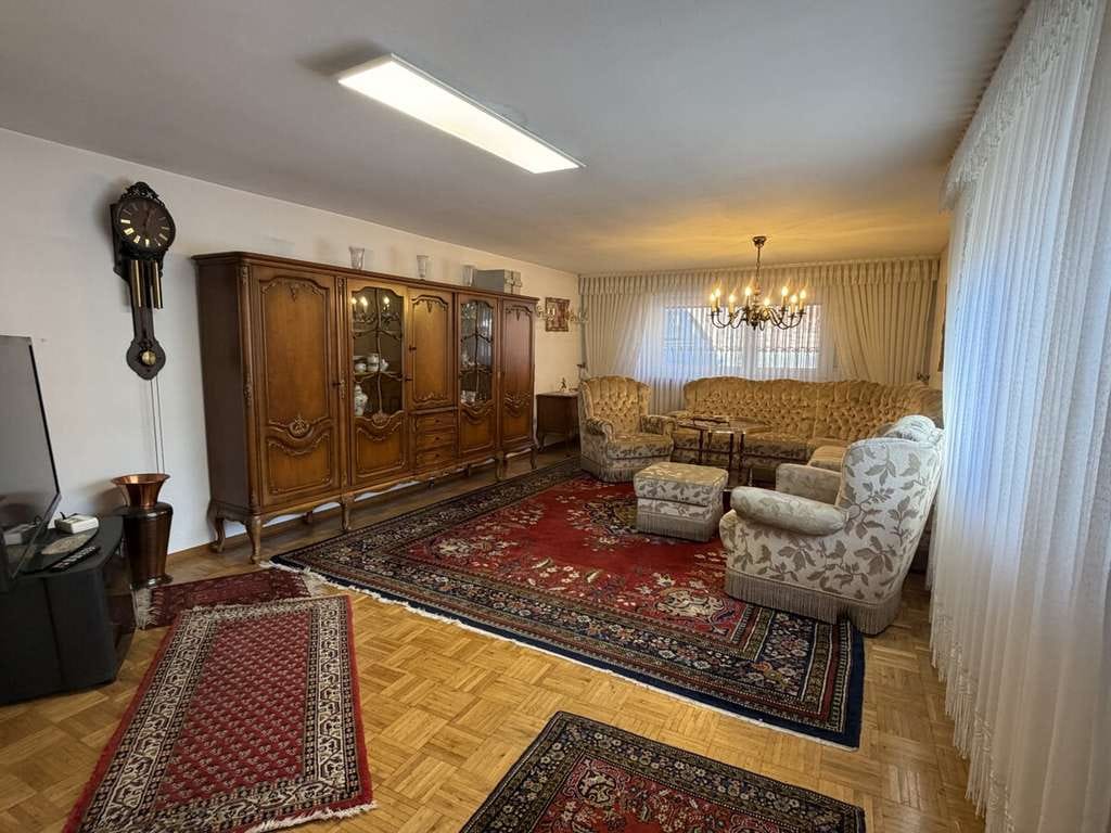 Immobilie in Nidderau - Haus mit Geschichte –  Juwel im Ortskern mit großer, sonniger Dachterrasse - Bild 2