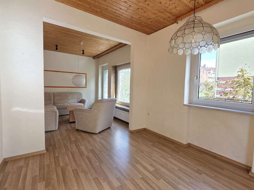 Immobilie in Coburg - Solides Wohnhaus mit Entwicklungspotenzial in Stadtlage - Bild 4