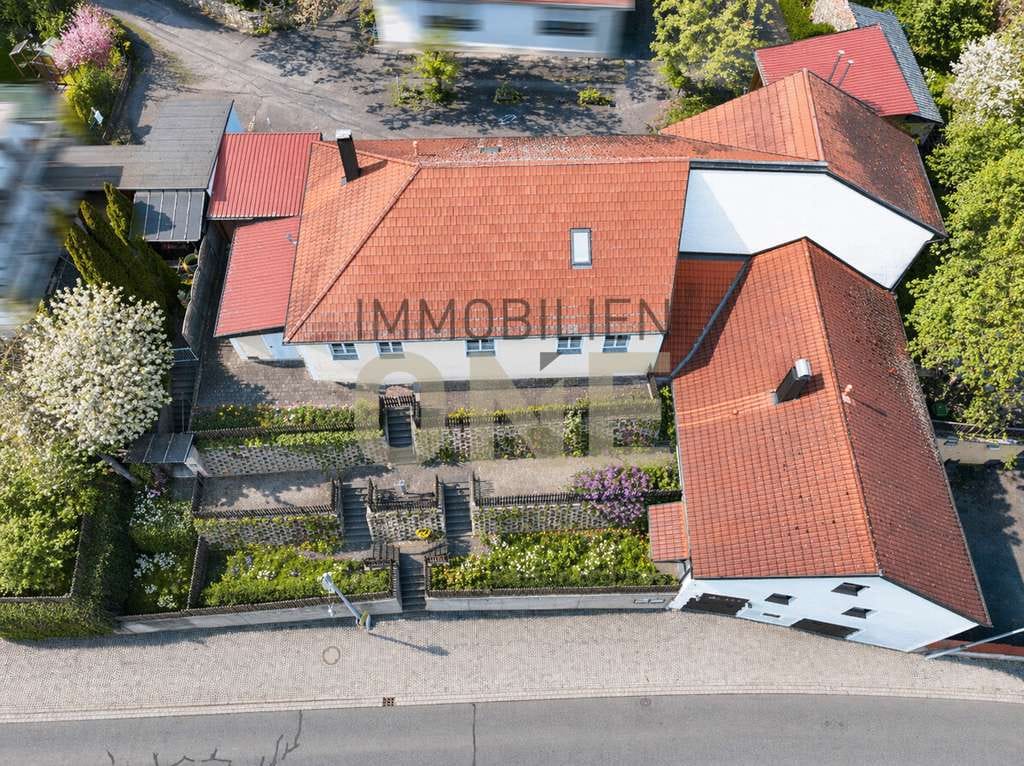 Immobilie in Schierling - Kernsaniertes Wohnhaus, Gastro-/Gewerbefläche und sanierungsbed. Wohnung darüber - Bild 2