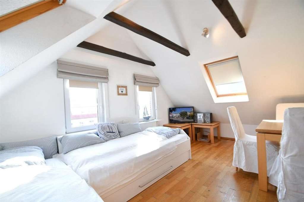 Immobilie in Norderney - Einziehen und die Insel genießen - Kleines Loft in ruhiger Seitenstraße  - Bild 2