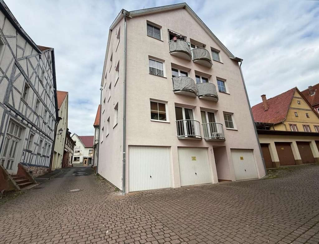 Immobilie in Triefenstein - Wohnen im historischen Altort von Lengfurt – 3-Zimmer-Kapitalanlage mit Garage - Bild 0
